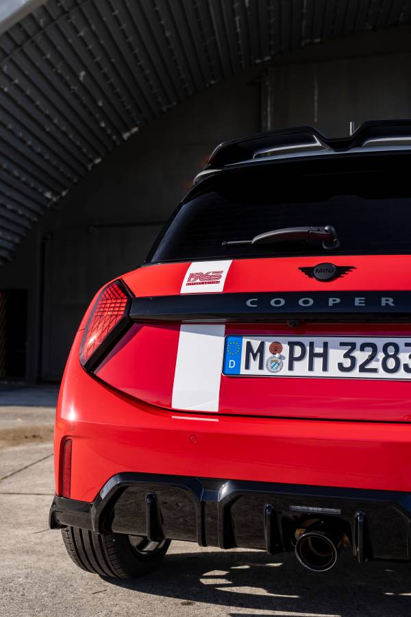 MINI 1965 Victory Edition: Una leyenda del automovilismo deportivo traída a la actualidad.